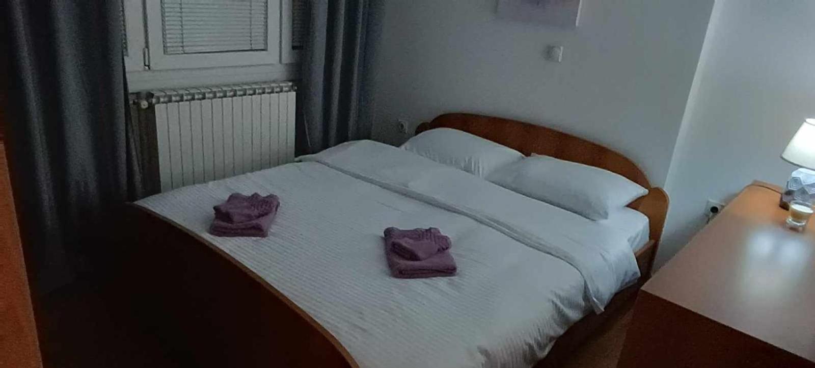 Lovely Square Apartment Purple Velvet Skopje Exterior photo