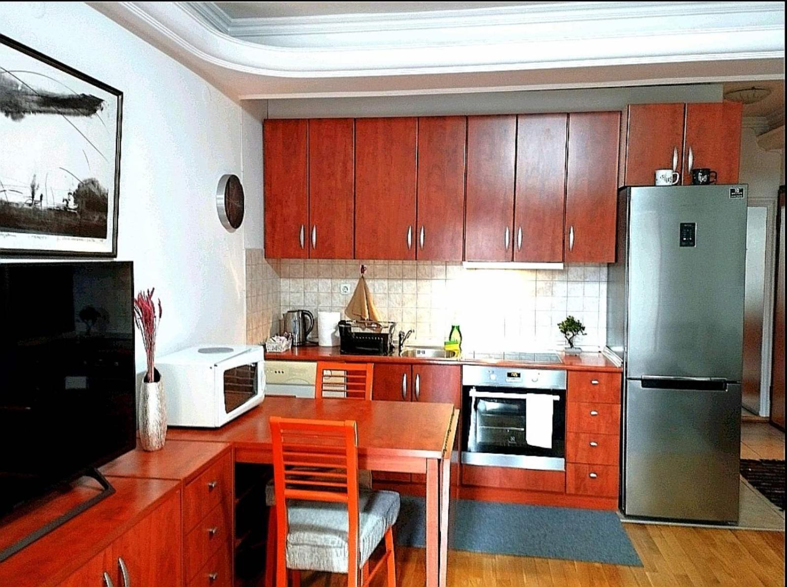Lovely Square Apartment Purple Velvet Skopje Room photo